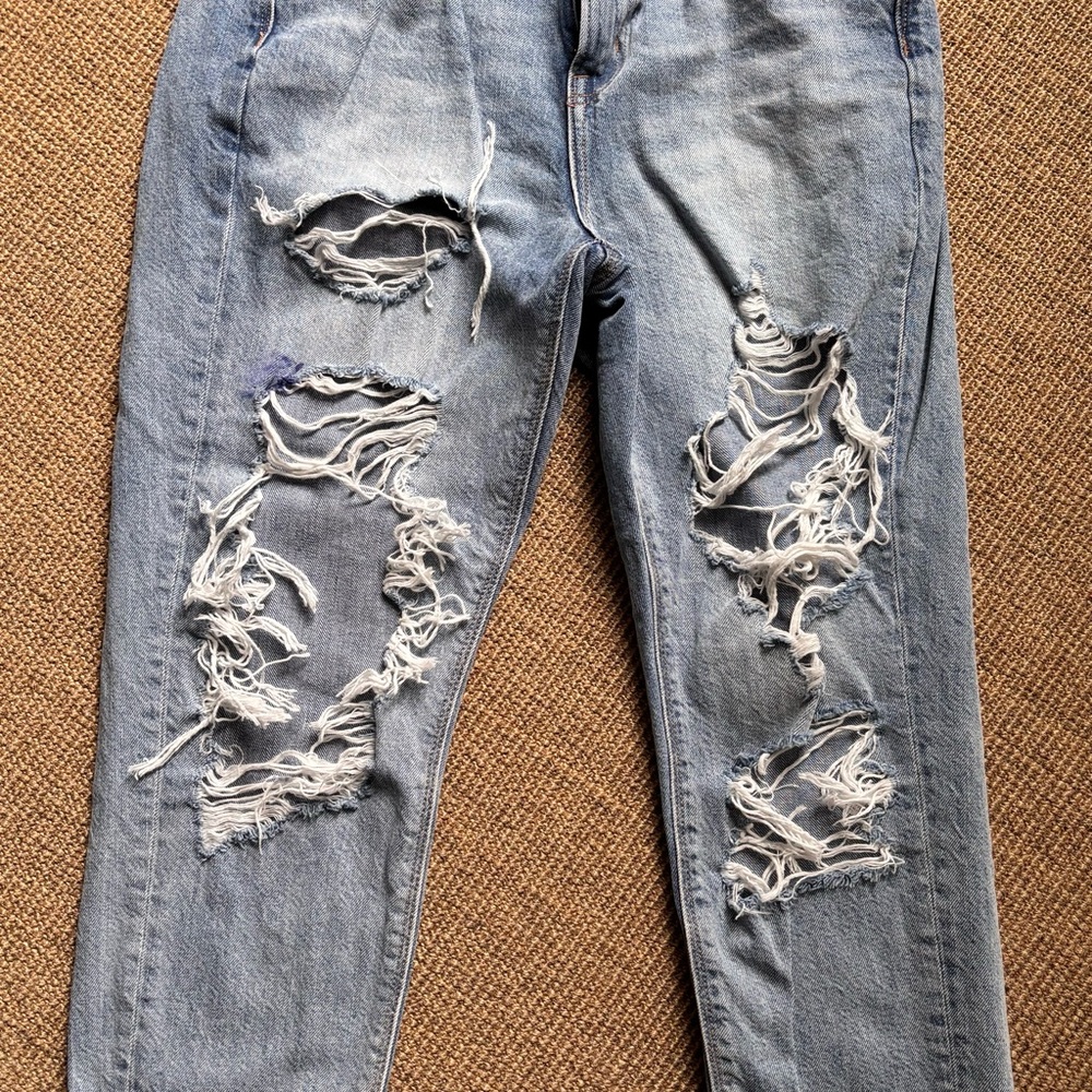 American Eagle Outfitters Distressed Highest Rise Mom Jean
